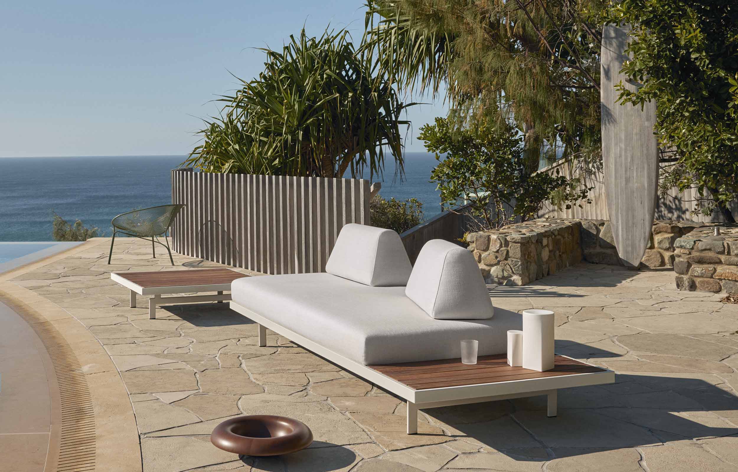 Plateau Outdoor Sofa 2 Seater with Shelving | King Living